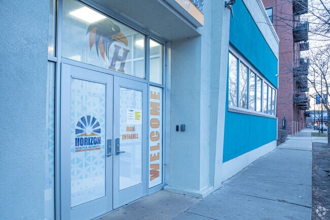 Horizon Science Academy - McKinley Park offers courses in Reading and Math.