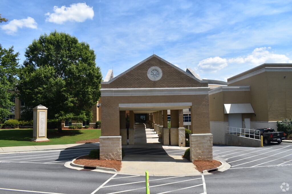 Main entrance to Perimeter Perimeter School in Johns Creek, Johns Creek GA.