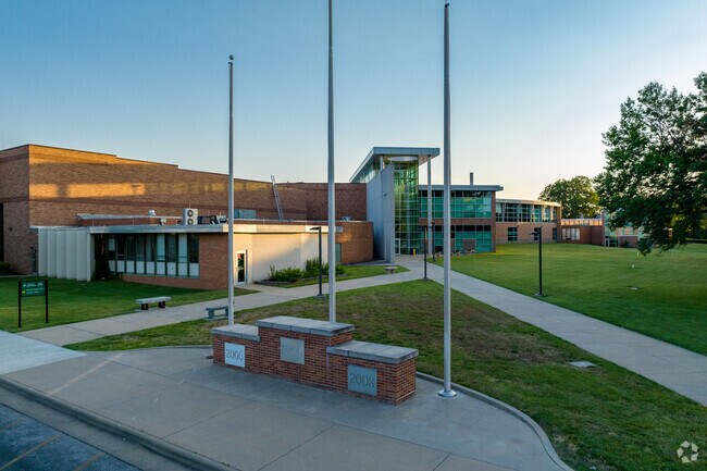 Parkview High School is a 9th through 12th grade public school.
