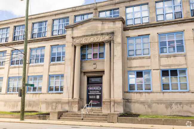 Dohn Community High School is ready to give your student a great educational experience.