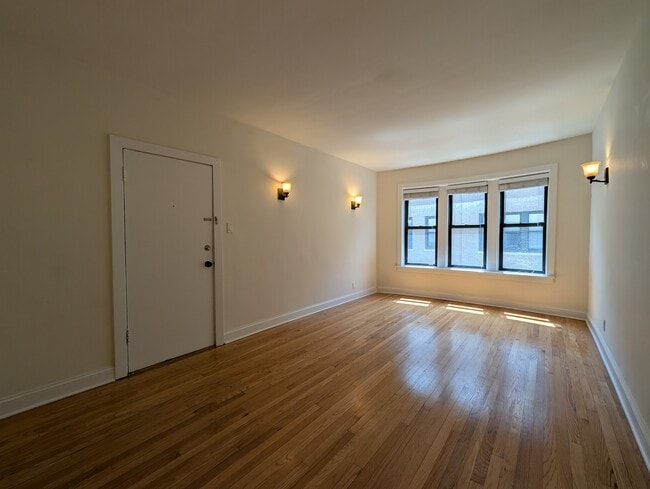 4036 N Ashland Ave unit 40-3W, Chicago, IL 60613 - photo 2