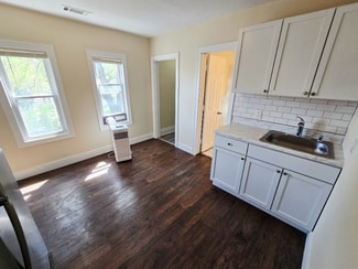 717 31st Ave N Unit 2, Minneapolis, MN 55411