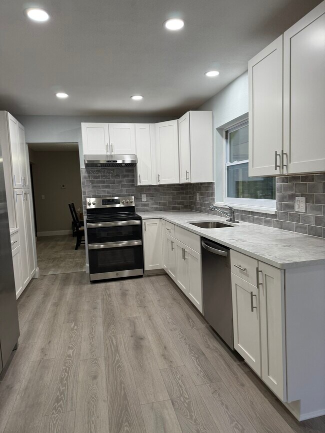 154 SE Selva Ct, Port Saint Lucie, FL 34983 - photo 2