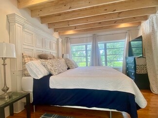 500 NE 62nd St, Miami, FL 33138