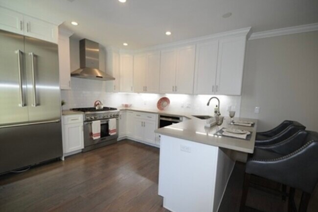 152 M St, Boston, MA 02127 - photo 4