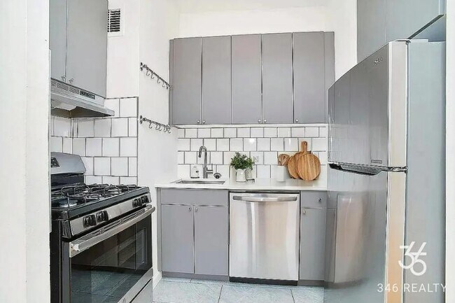 241 W 113th St unit 6A, New York, NY 10026 - photo 3