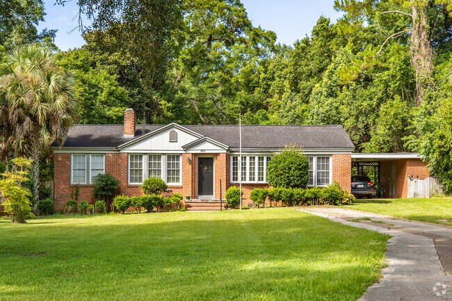 Stunning brick facade ranch-style homes in Midtown Tallahassee, FL is great for large families.
