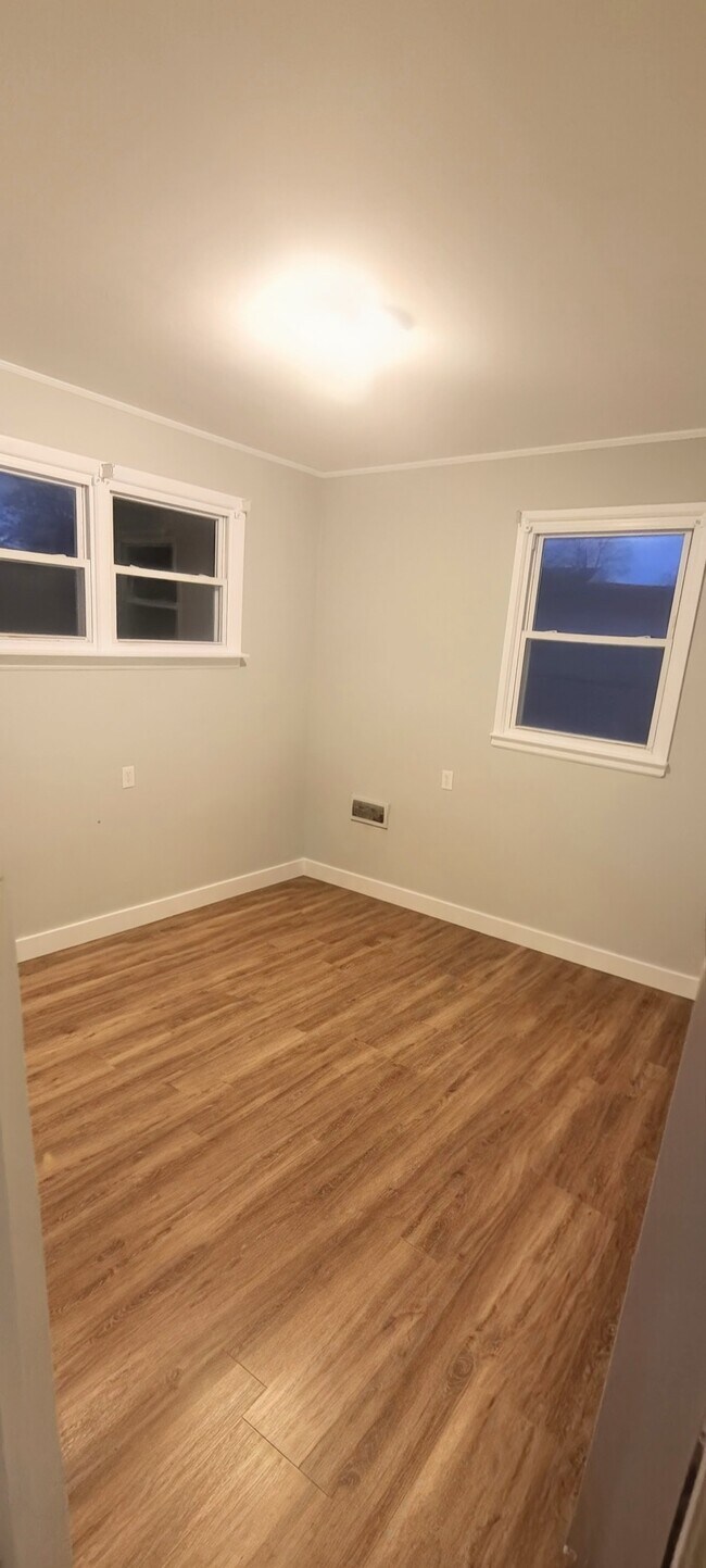 411 Brewer St, East Hartford, CT 06118 - photo 7