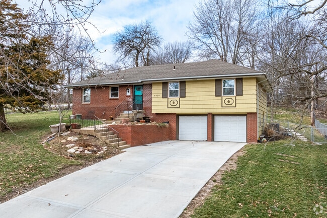 Many split-level homes in Boone Hills have two-car garages.