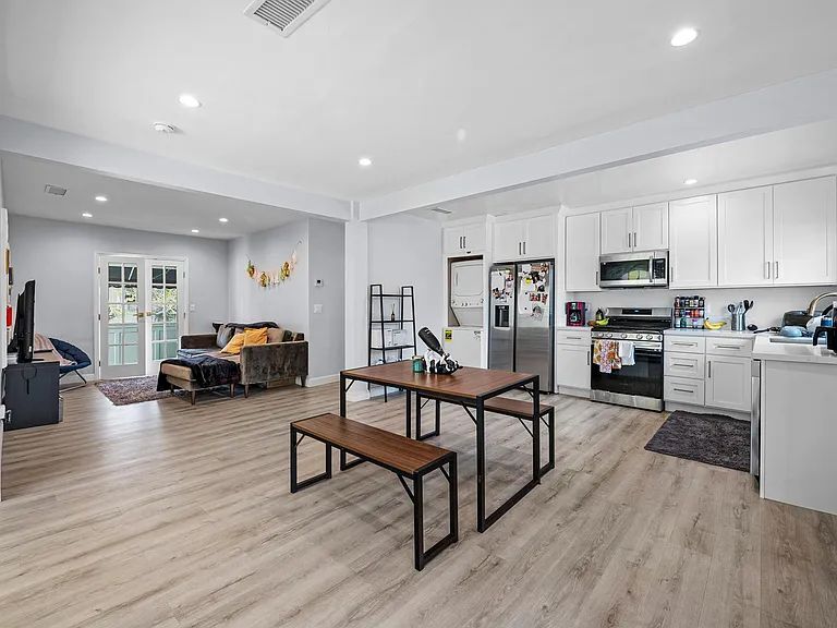 1005 Hi Point St unit 1005, Los Angeles, CA 90035 - photo 1