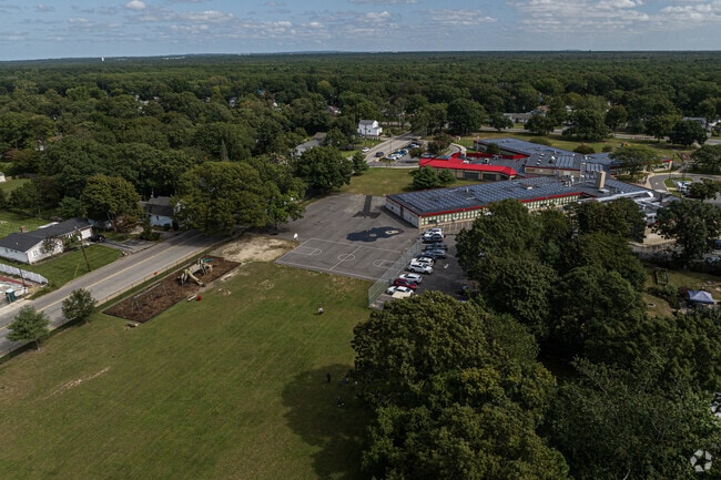 Connetquot Elementary School is located off Merrick Street.