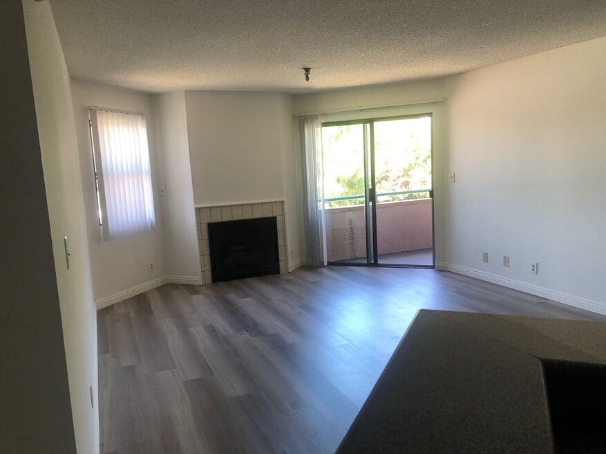 1791 Sycamore Ave N unit 413, Los Angeles, CA 90028 - photo 1