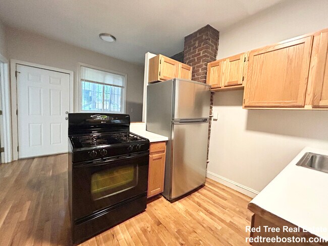 733 Parker St unit 2, Roxbury Crossing, MA 02120 - photo 2