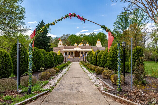 Cloverly is home to temples of many faiths.