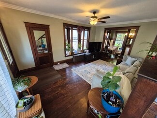 906 Fairmount St SE, Grand Rapids, MI 49506