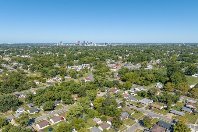 The Milbrook neighborhood is located southeast of Columbus downtown.