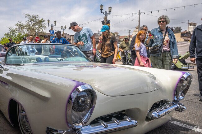 The Temecula Rod Run is an annual event for car enthusiasts, near Rancho Highlands.