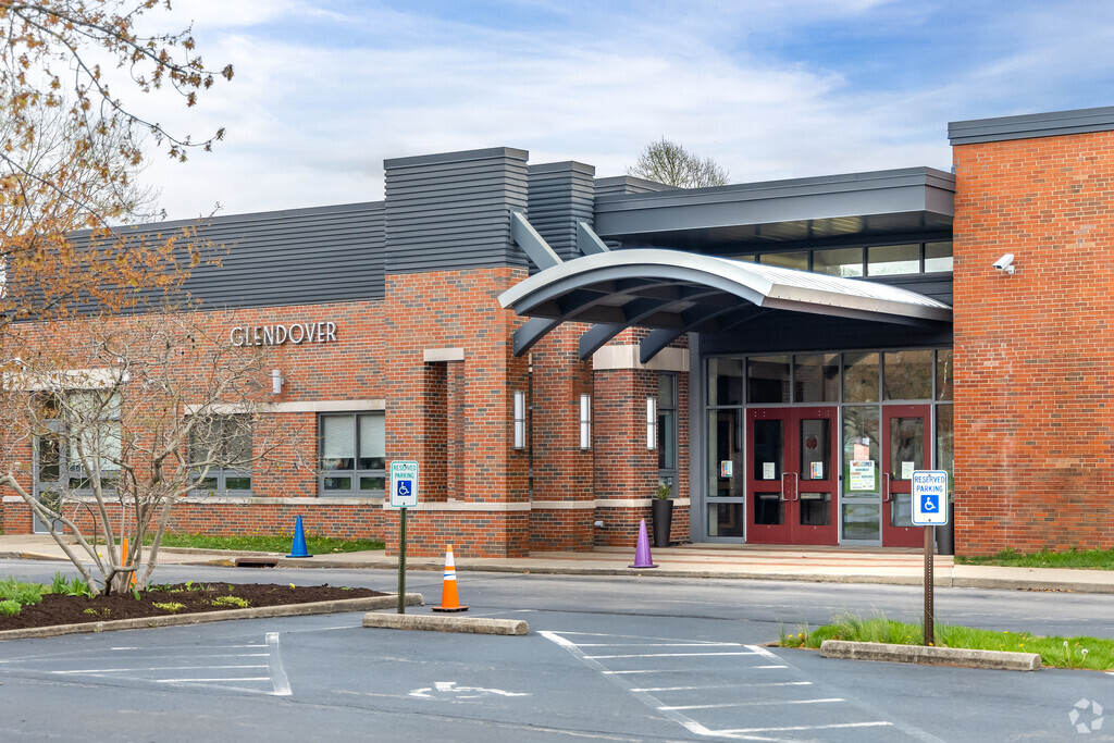 Glendover Elementary School has a student-teacher ratio of 11:1.