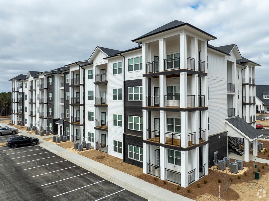 Gateway Village at Swan Creek