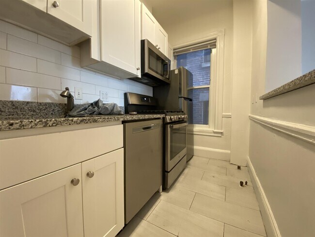 910 Massachusetts Ave unit 1, Cambridge, MA 02139 - photo 3