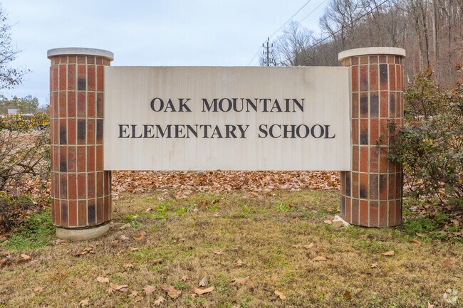 Oak Mt. Elementary School is located at 5640 Cahaba Valley Rd, Birmingham, AL 35242.