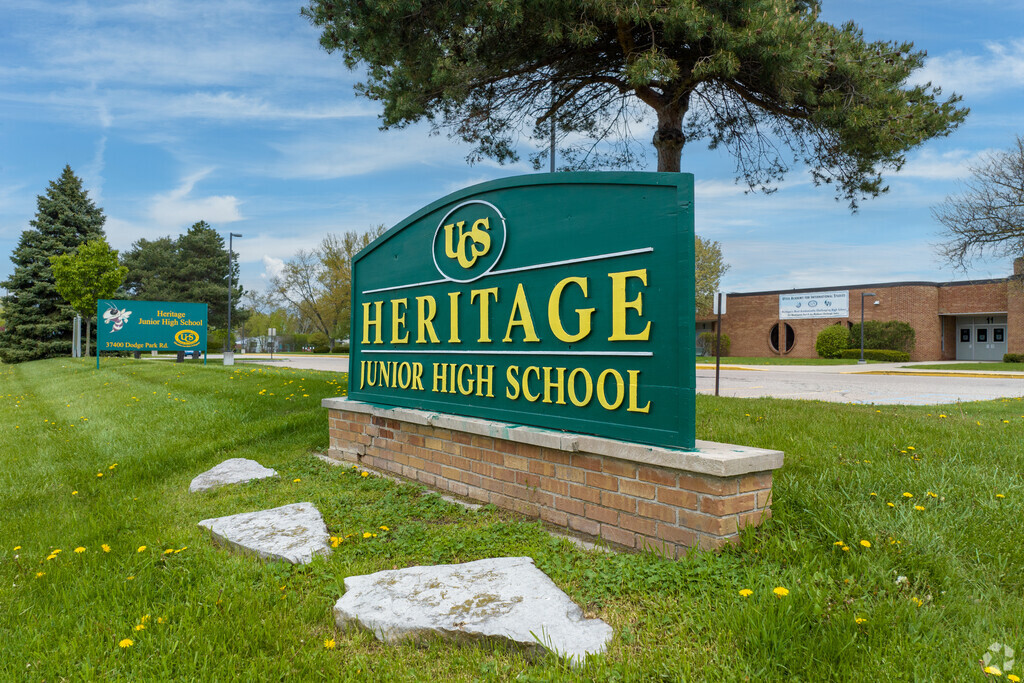 Heritage Junior High School, Rankings & Reviews - Homes.com