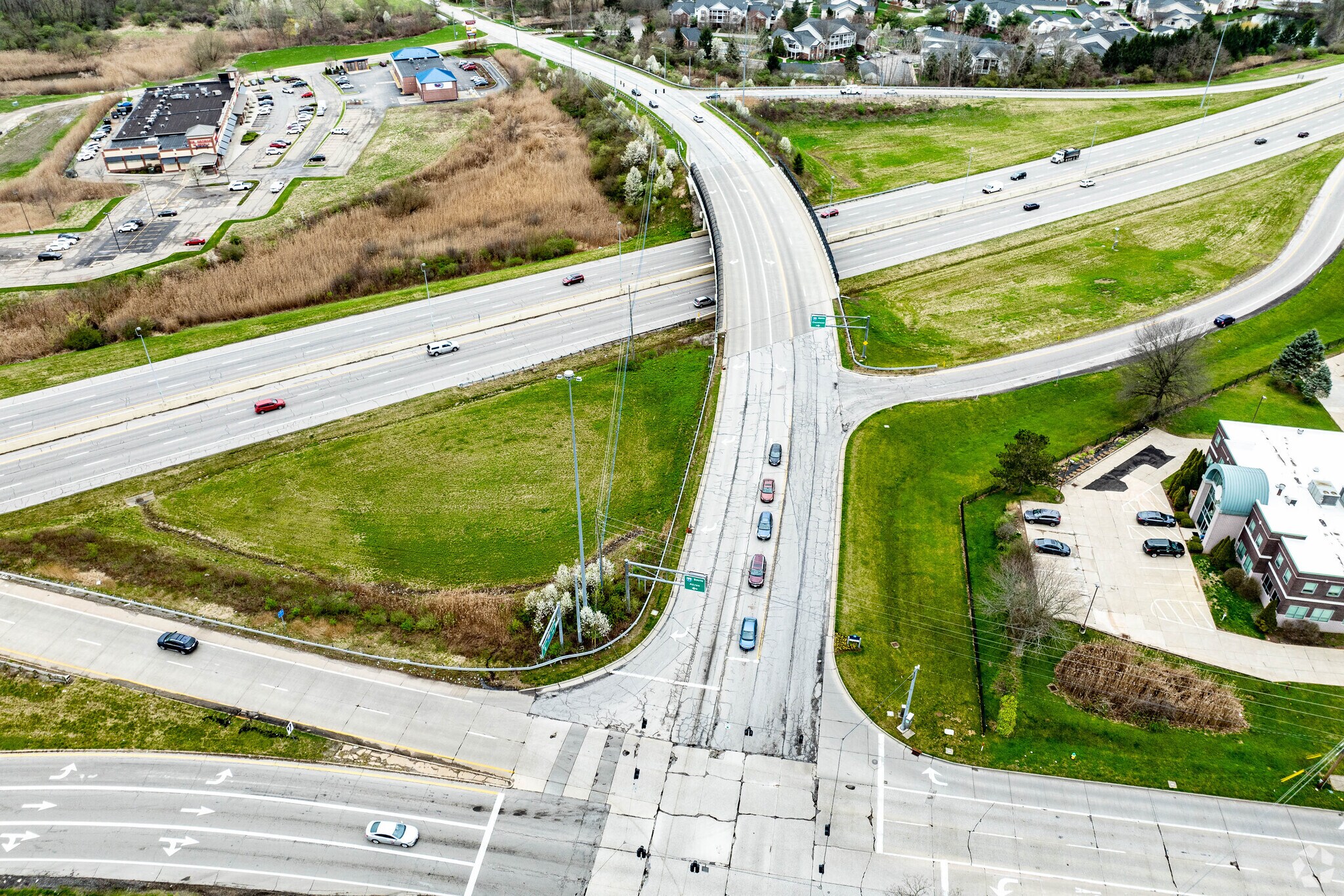 Residents of Fairlawn Heights have easy access to Cleveland and Akron on I-77.