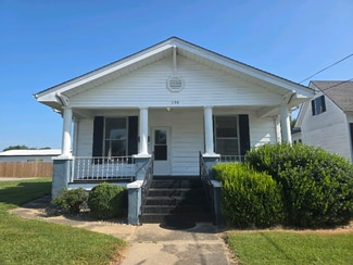 106 Smith St, Carmi, IL 62821