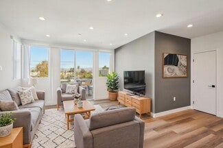 10806 Blix St Unit 405, Los Angeles, CA 91602