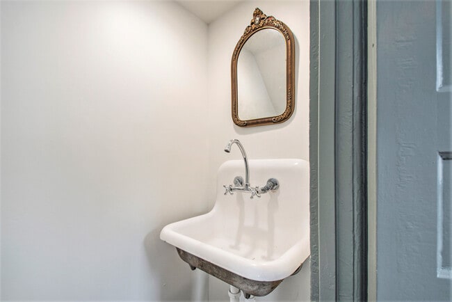 523 W Marion St, South Bend, IN 46601 - photo 6