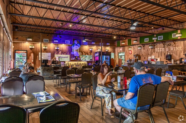 Stop by 207 Diner for a good old fashioned southern breakfast, lunch, or dinner in Flagler Estates.