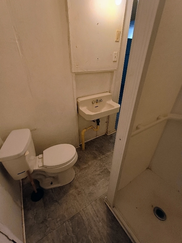 9 Nutt Ave unit 4, Uniontown, PA 15401 - photo 2