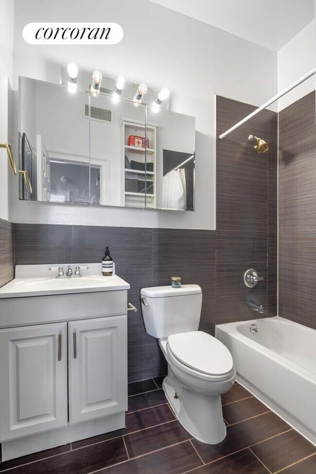 558 Driggs Ave, New York City, NY 11211 - photo 5