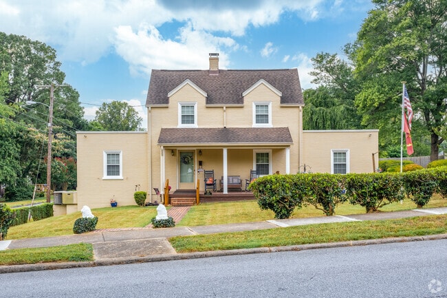 Some homes in Perrymont have nicely sized yards.