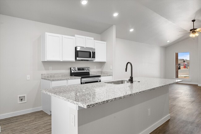 5633 Smith St, Lubbock, TX 79416 - photo 6