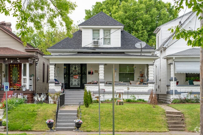 Homebuyers have a wide variety of options available in the Shively neighborhood.