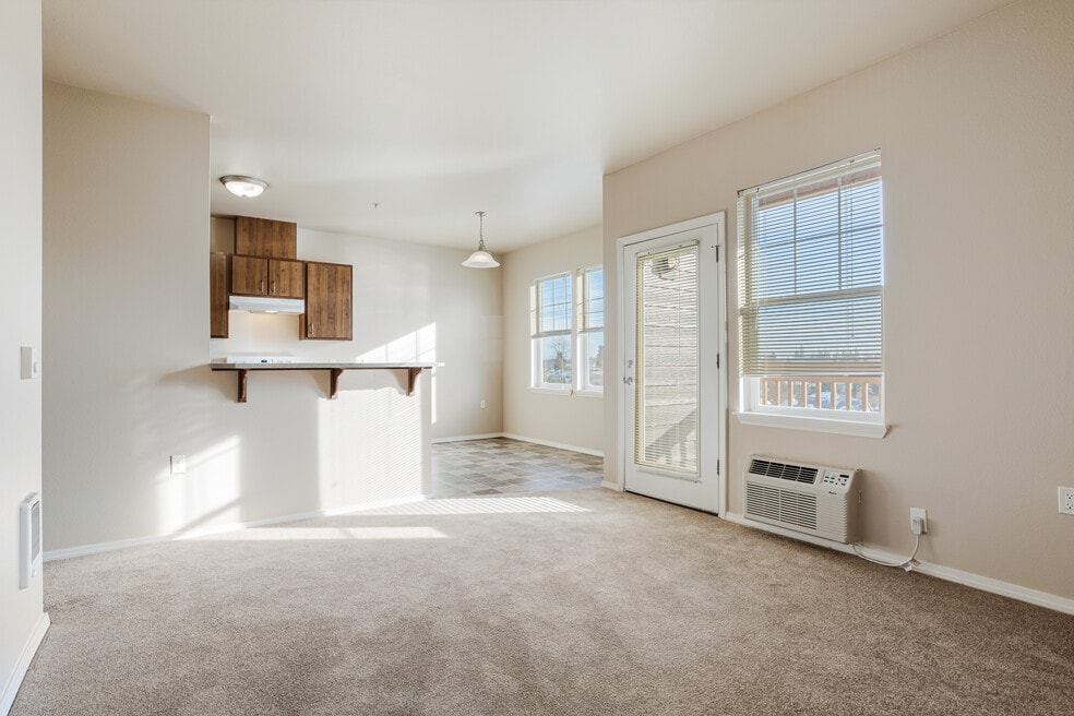 Hawks Point Apartments, Salem, OR 97303 - photo 1