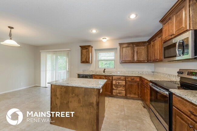 407 Golfview Dr, Pleasant Hill, MO 64080 - photo 5