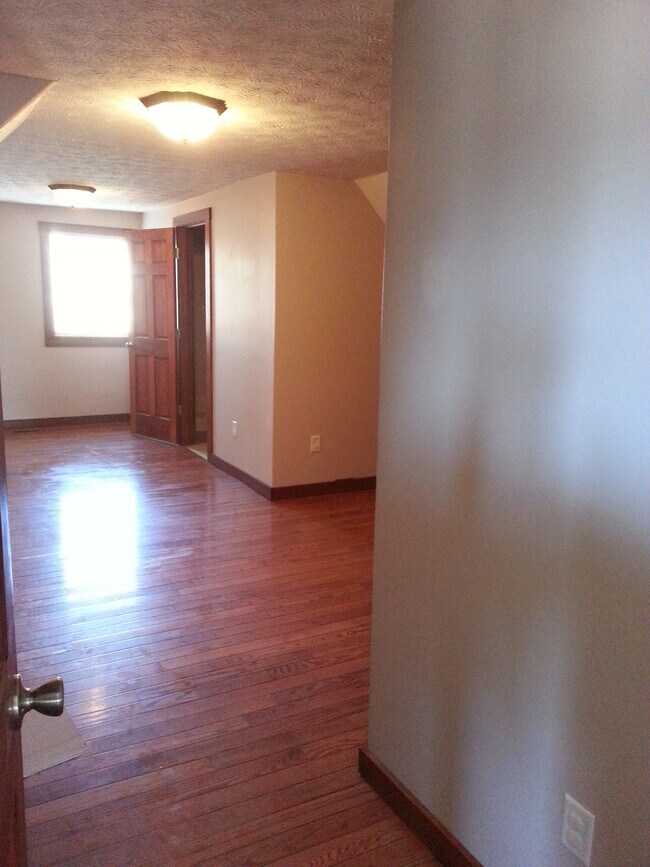 722 W Kirkwood Ave unit 722, Bloomington, IN 47404 - photo 3