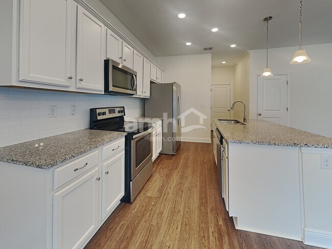 7916 Stumble Journey Ln, Tampa, FL 33619 - photo 2