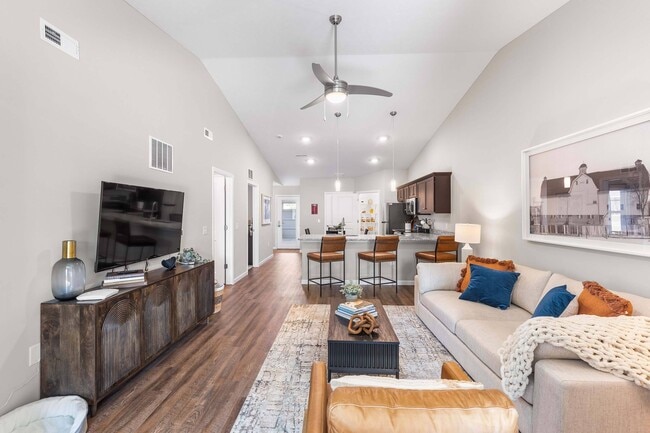 Redwood Omaha Wenninghoff Road, Omaha, NE 68122 - photo 2