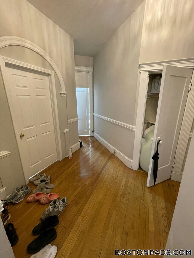 38 Hemenway St unit 2, Boston, MA 02115 - photo 5