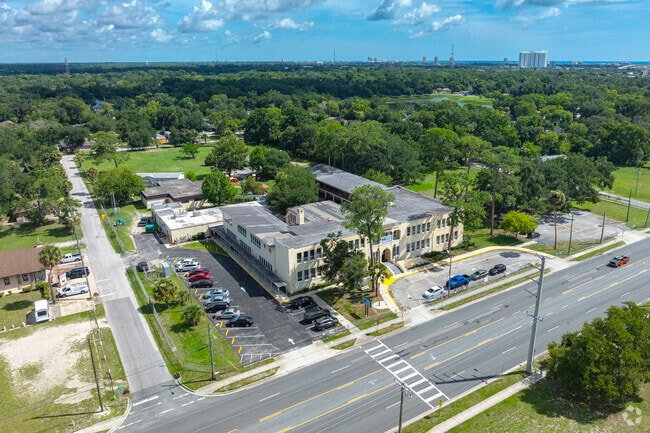 The Chiles Academy is easily accessible along main thoroughfares.
