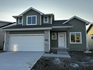 624 NE Oak Ridge Dr, Ankeny, IA 50021