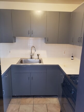 74 4th St Unit 2nd floor, Hamden, CT 06514
