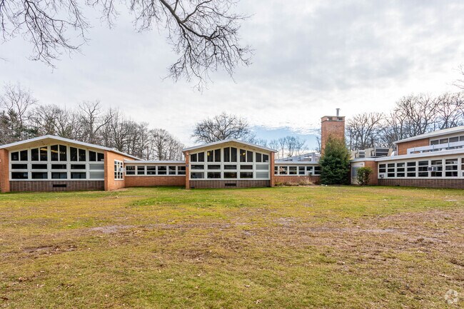 South Mountain Elementary School – Annex receives an A-minus from Niche.