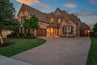 2812 Waverley Dr, Roanoke, TX 76262