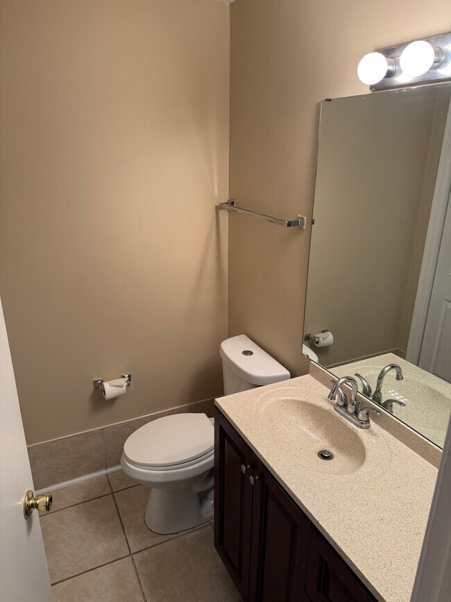 1021 Wirewood Dr unit 301, Raleigh, NC 27605 - photo 6
