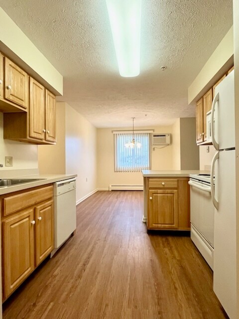 8601-8755 New Country Dr, Cicero, NY 13039