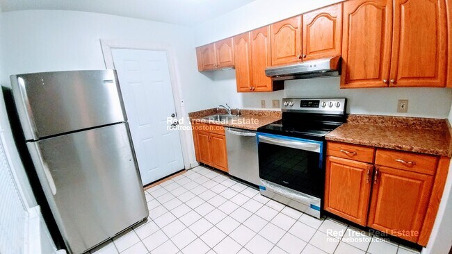 479 High St unit 2, Dedham, MA 02026 - photo 5